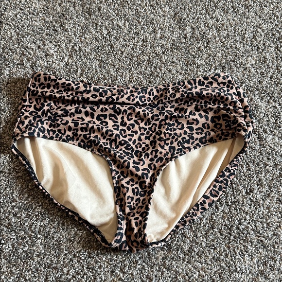 Albion High Waisted Bottoms- Leopard Pursuit- Size S - Picture 1 of 4